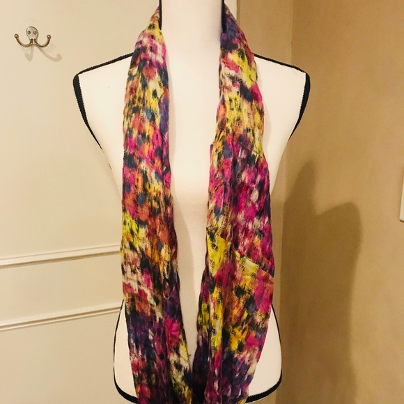 Floral Urban Outfitters infinity scarf - Picture 1 of 3